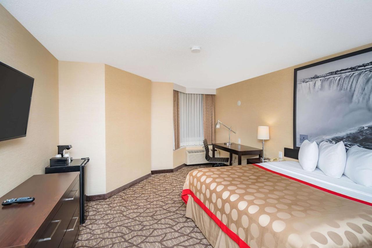 Ramada By Wyndham Niagara Falls Near The Falls מראה חיצוני תמונה
